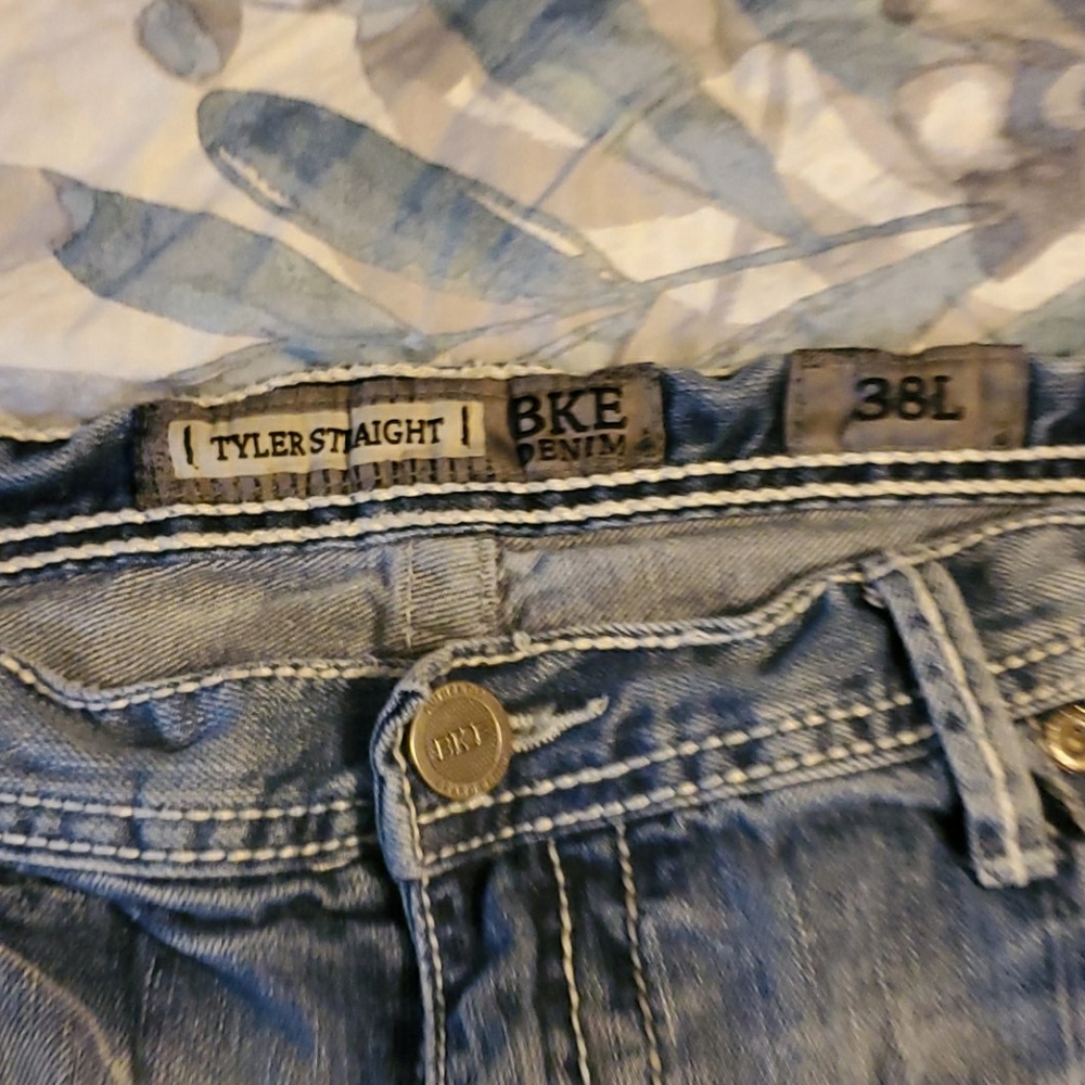 BKE Tyler Straight 38 L